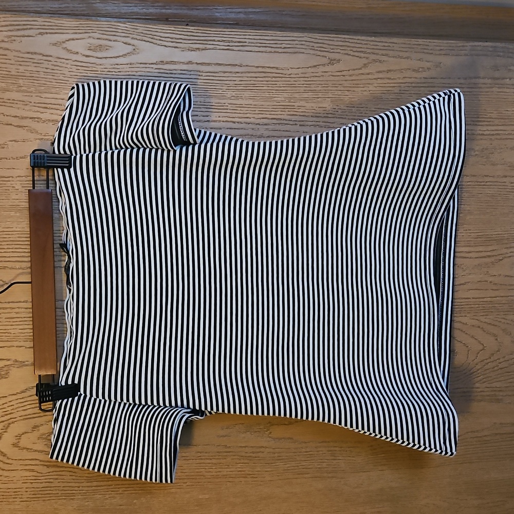 New York & Company of shoulder shirt